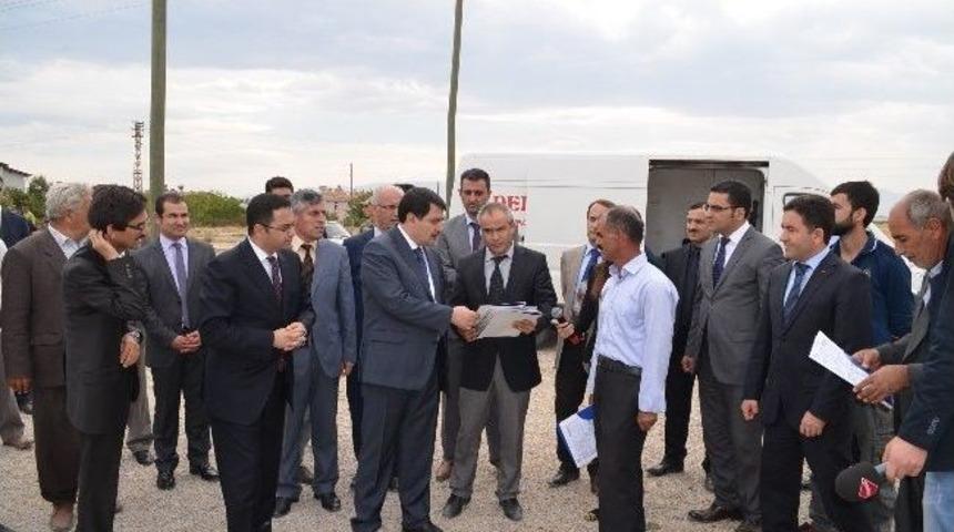 Sosyal Yardımlaşma Vakfından K&ouml;yl&uuml;lere İnek Desteği