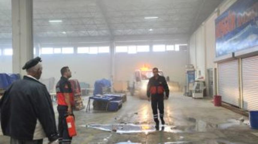 Kapalı Pazar'da yangın telaşı