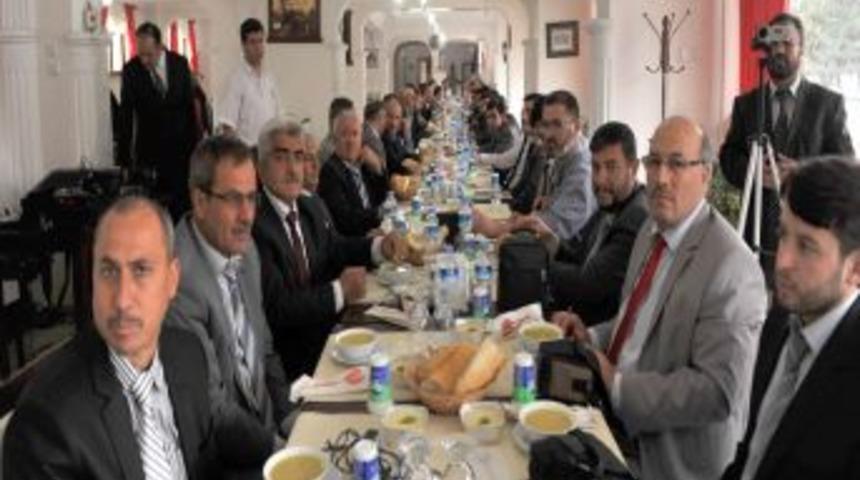 Camiler Ve Din G&ouml;revlileri Haftası'nda Yemek Verildi