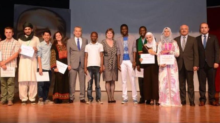 15 Yabancı Eğitmenle İngilizce Konuşmayı &Ouml;ğrendiler