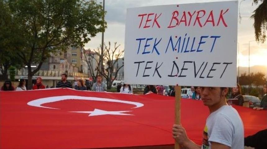 Meydanda &ldquo;andımız&rdquo;ı Okudular