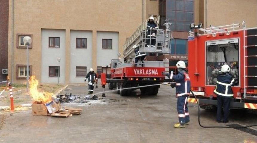 K&uuml;tahya'daki Deprem Tatbikatı Ger&ccedil;eğini Aratmadı