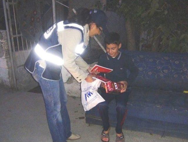 İzmir de Narkotik, Şafak Baskınında Zehir Tacirlerine G&ouml;z A&ccedil;tırmadı 1