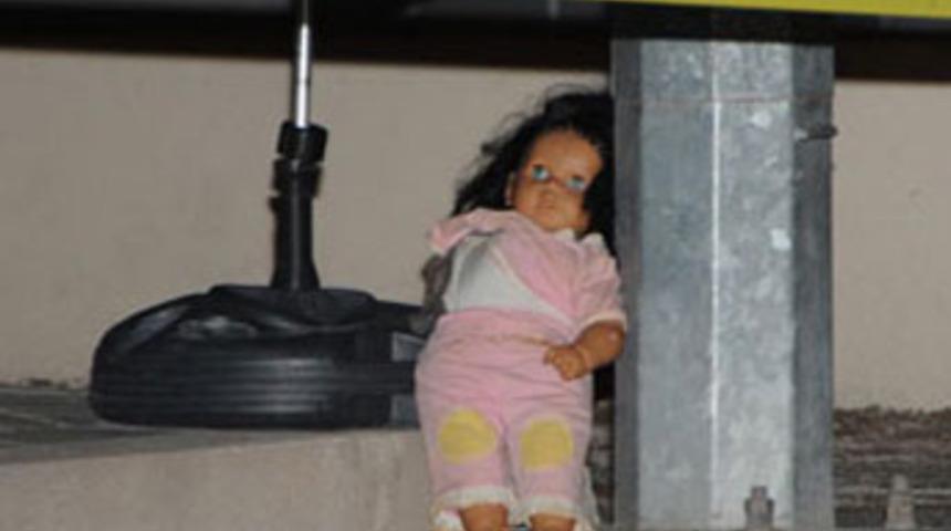 AK Parti &ouml;n&uuml;nde oyuncak bebek paniği