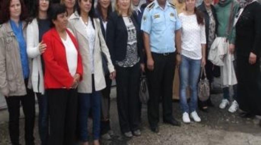 Ak Parti &Ccedil;aycuma Kadın Kollarından Ziyaretler