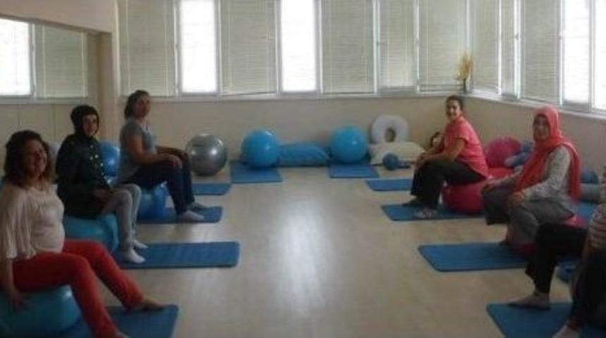 Hamileler, 6 Haftalık Kursla Doğuma Hazırlanıyor