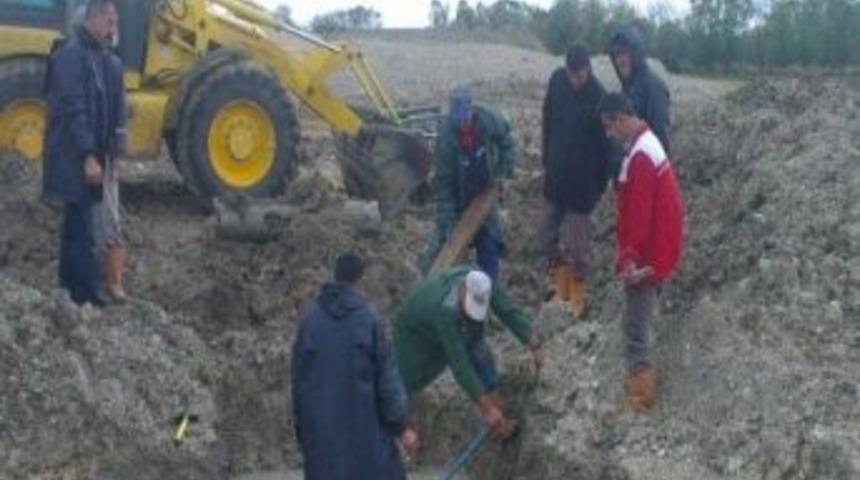 Başkan Aliustaoğlu, Su Şebekesini Tamir Etti