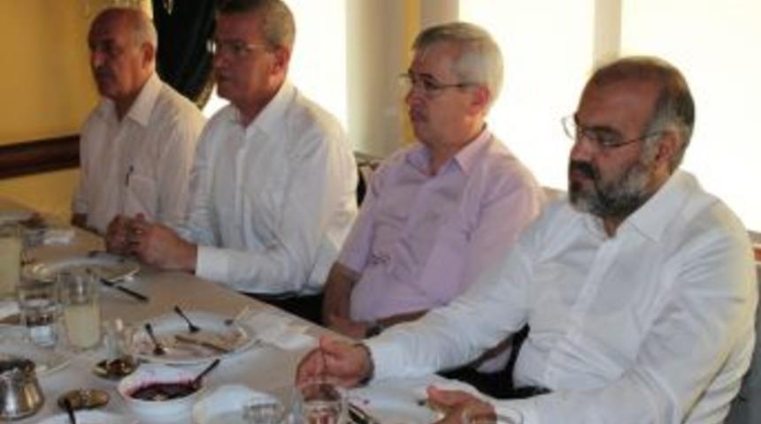 Prof. Dr Ay: Yurtdışı Ilişkilerde Verim I&ccedil;in &Ouml;zel Bir Masa Oluşturacağız