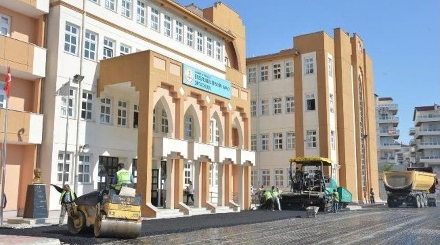 B&uuml;y&uuml;kşehir Belediyesi&rsquo;nden Okullara Asfalt Desteği
