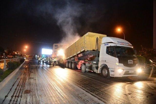 Adana Gece-g&uuml;nd&uuml;z Asfaltlanıyor 1
