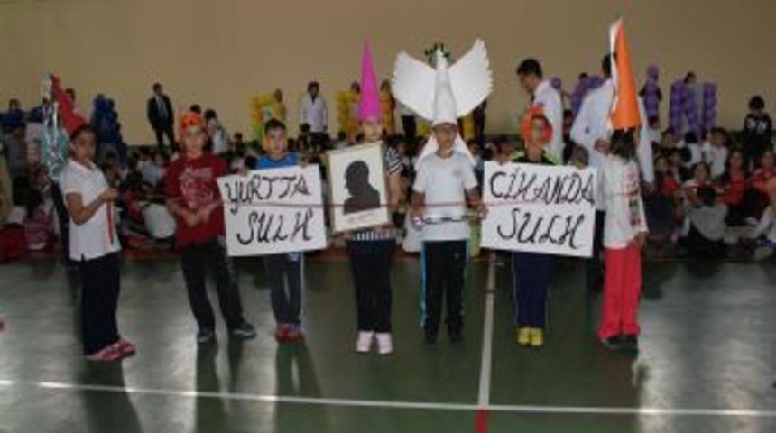 Vali Ali Kolat: T&uuml;rkiye Ve D&uuml;nyada A&ccedil;ılan T&uuml;rk Okulları Barış G&uuml;vercini