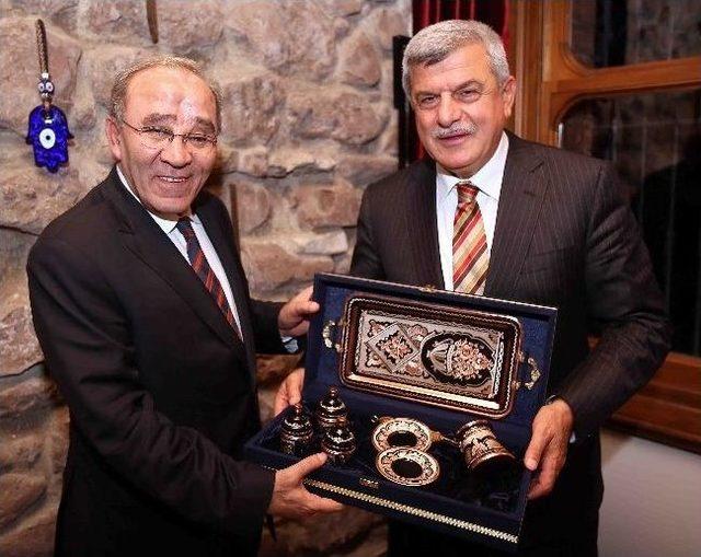 Fikret Bila, Sırrıpaşa Konağı&rsquo;na Hayran Kaldı 2