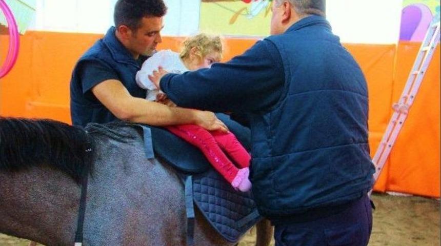 Engelli &Ccedil;ocuklar Evine Kavuşuyor, Hayat Birlikte G&uuml;zelleşiyor