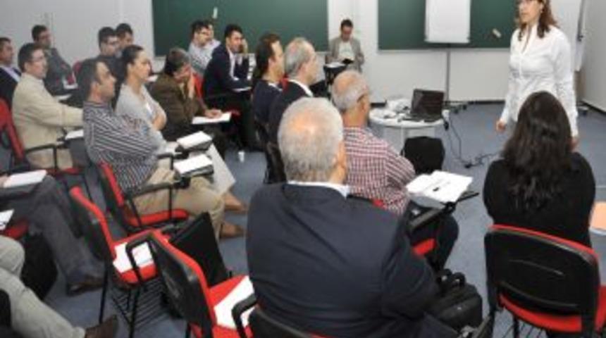 AG&Uuml;&rsquo;den Akademisyenlere 'Aktif &Ouml;ğrenme Metotları' Semineri