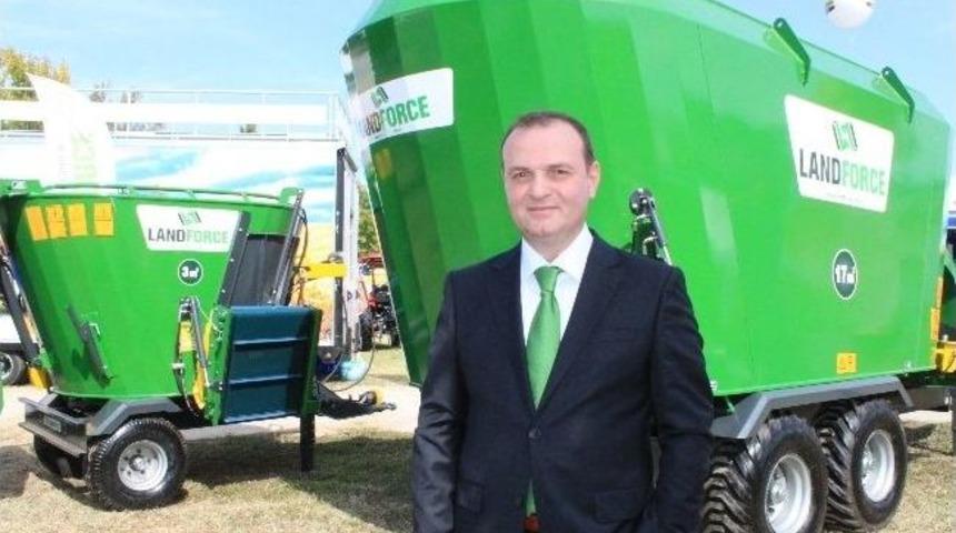 &Ccedil;ift&ccedil;ilerin G&ouml;z Bebeği Dev Yem Karma Makinesi