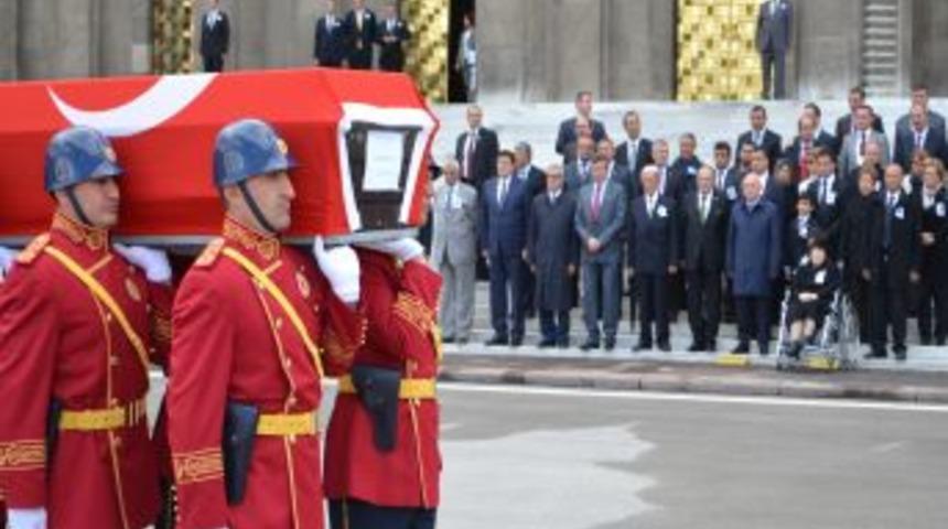 Vefat Eden Eski Bakana Veda