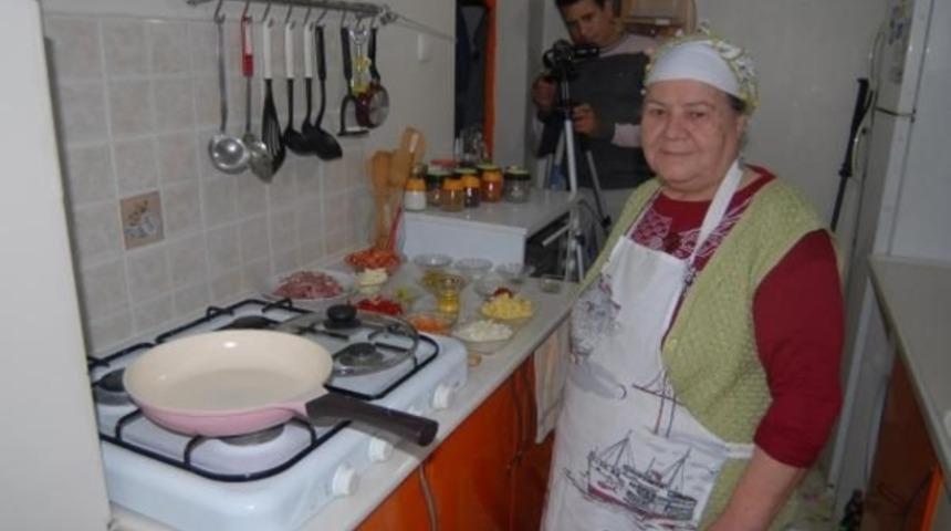 İnternetin son fenomeni Saniye Anne