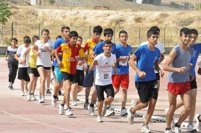 ‘amatör Spor Haftası’ Atletizm Yarışmaları Yapıldı