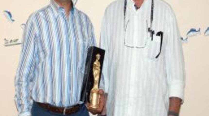 ATB, Altın Portakal Film Festivali'ne Destek I&ccedil;in 5 Bin TL'lik Heykel Aldı