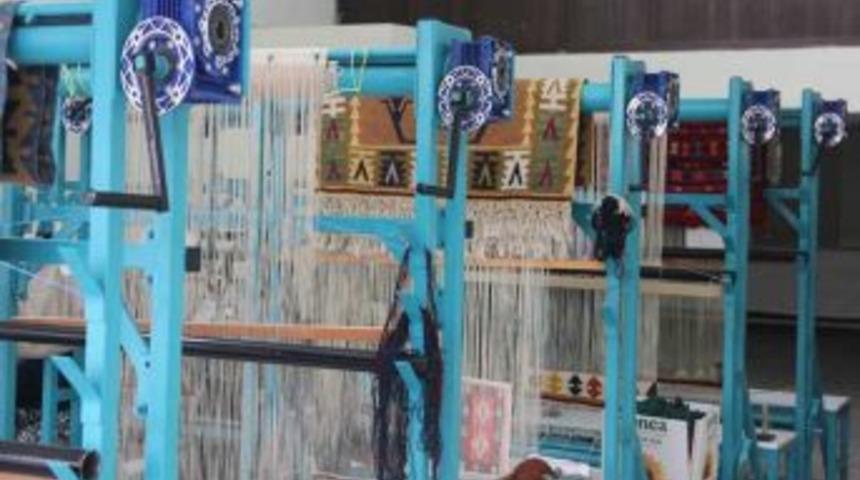 Payas'da Kilim Dokumacılığı Gelişiyor