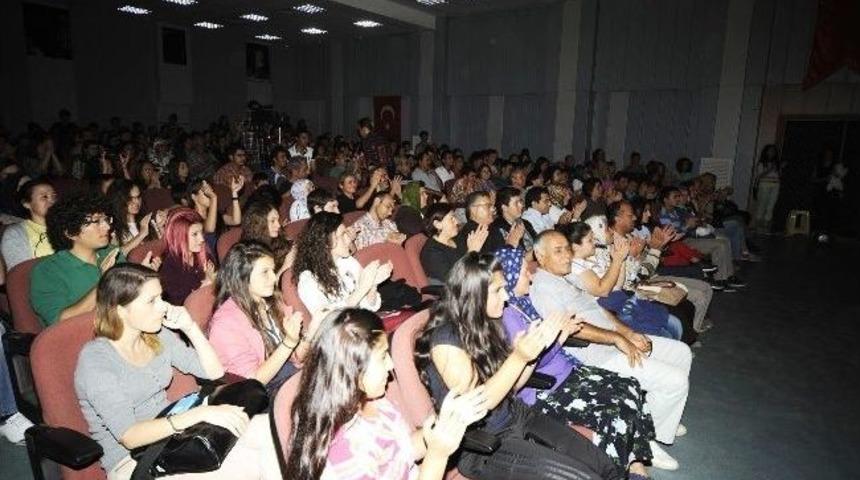 Gen&ccedil; Denizli Tiyatro Kul&uuml;b&uuml; Perdeleri A&ccedil;tı