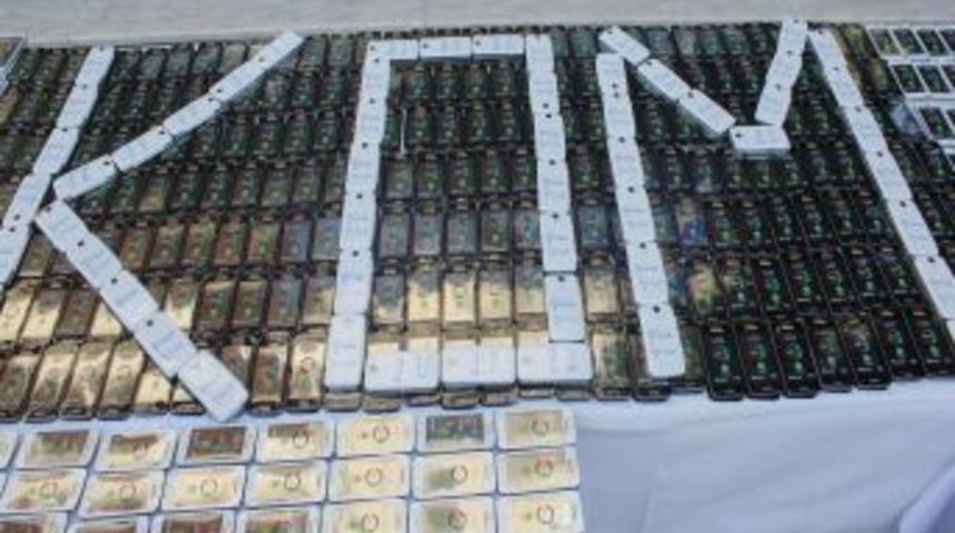 Osmaniye'de Bin 224 Adet Ka&ccedil;ak Cep Telefonu Ele Ge&ccedil;irildi