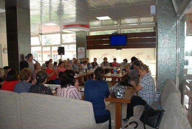 Torbalı&rsquo;daki Chp&rsquo;li Kadınlar Se&ccedil;im Startını Verdi 1