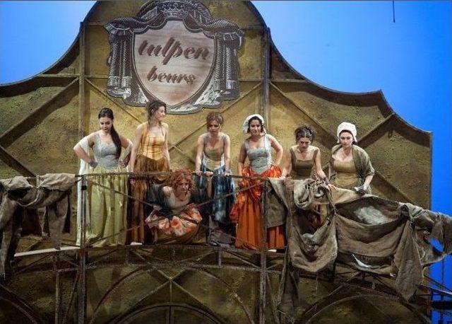 Opera&rsquo;da &ldquo;lale &Ccedil;ılgınlığı&rdquo; 3