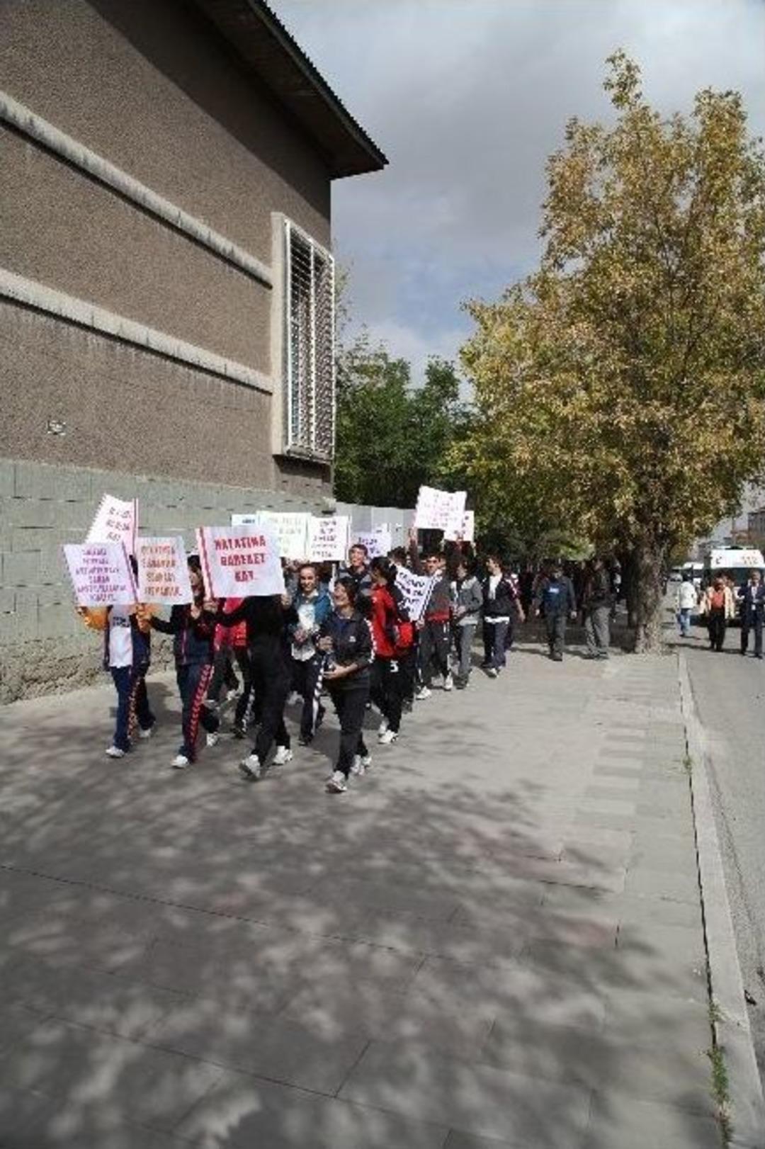 Erzurum&rsquo;da &ldquo;3 Ekim D&uuml;nya Y&uuml;r&uuml;y&uuml;ş G&uuml;n&uuml;&rdquo; Etkinliği