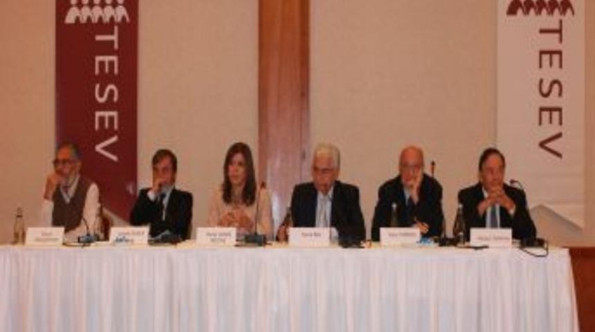 TESEV'in Programında Başkanlık Sistemi Ele Alındı