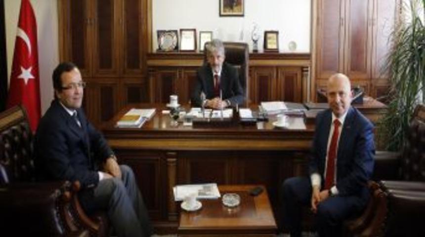 Ankara &Uuml;niversitesi Rekt&ouml;r&uuml; İbiş, Belediye Başkanı Tuna&rsquo;yı Ziyaret Etti