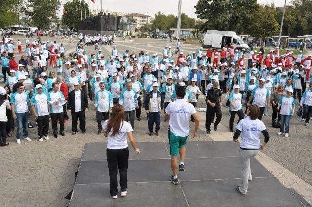 Tahmazoğlu: “10 Bin Kişiye Aynı Anda Spor Yaptırma İmkanına Sahibiz”