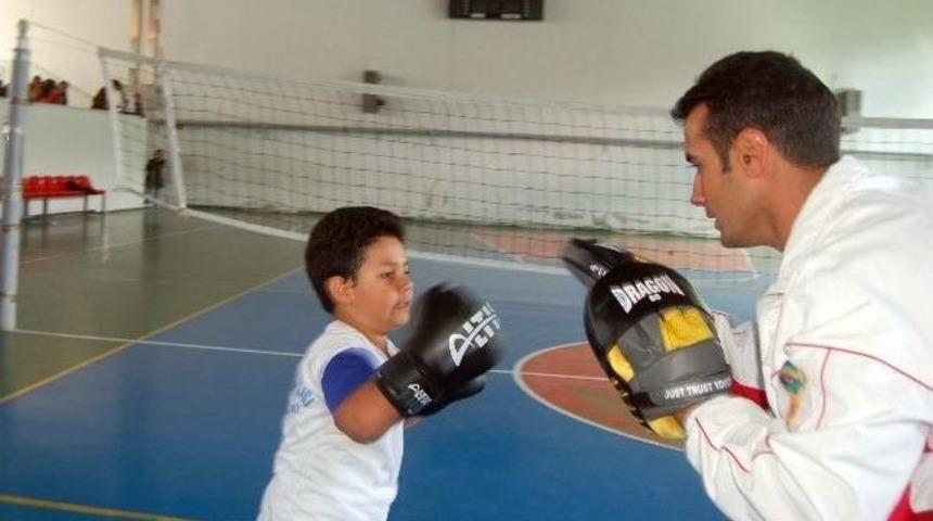 8 Yaşındaki Boks&ouml;r Olimpiyatlara Hazırlanıyor