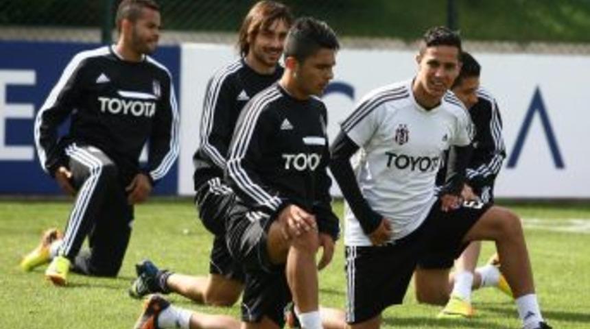 Eskişehirspor Ma&ccedil;ına Hazırlanan Beşkitaş'a Başkan Orman Morali