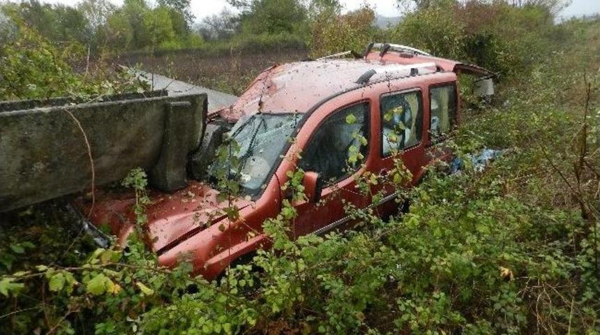 D&uuml;zce&rsquo;de Trafik Kazası 2 Yaralı