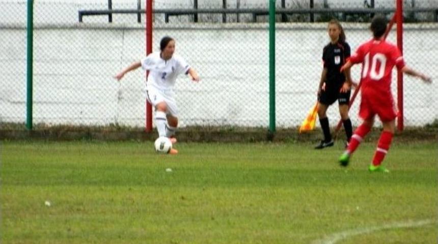 T&uuml;rkiye U15 Kız Takımı, Hazırlık Ma&ccedil;ında Azerbaycan'ı 4-2 Mağlup Etti