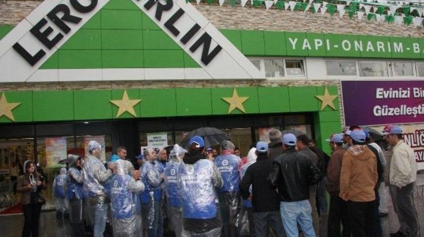Leroy Merlın &Ccedil;alışanları Greve Gitti