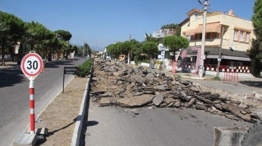 Burhaniye&rsquo;de Muammer Aksoy Caddesi Yenileniyor