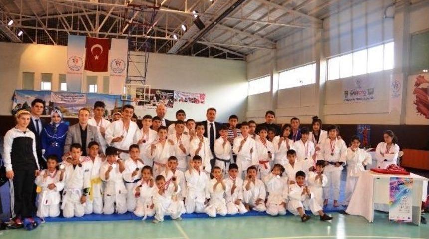 Judocular Amat&ouml;r Spor Haftası İ&ccedil;in Mindere &Ccedil;ıkı