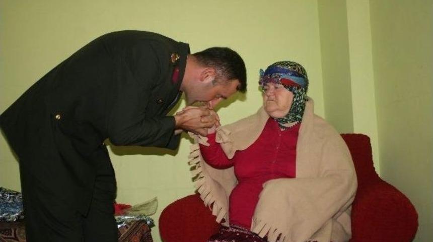 Diyarbakır'da Jandarmadan K&uuml;rt&ccedil;e A&ccedil;ılım