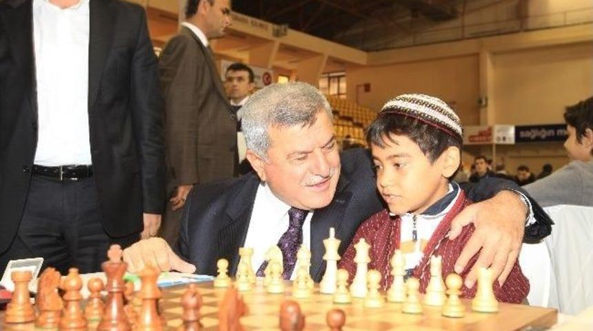 Türkmen Kardeşler Satrançta Rakip Tanımıyor