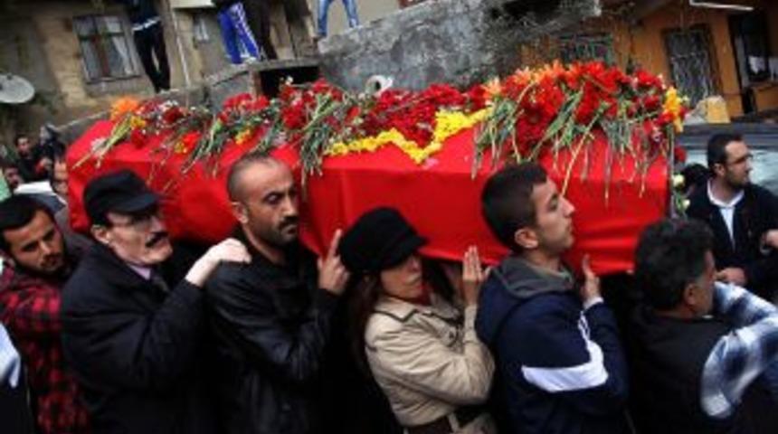 Gedik&rsquo;in Cenazesi Gazi Mahallesi&rsquo;ne G&ouml;t&uuml;r&uuml;ld&uuml;