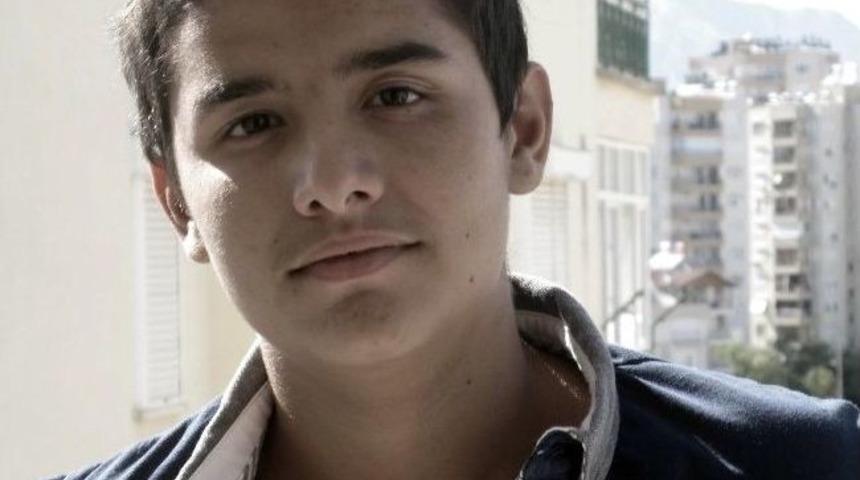 15 Yaşındaki Lise Öğrencisinin Şüpheli Ölümü Ailesini Perişan Etti