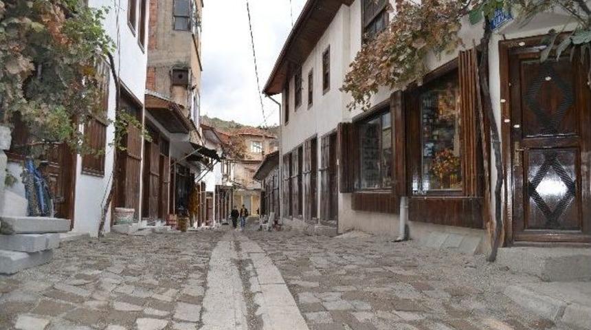 İskilip&rsquo;te 70 D&uuml;kkan Restore Edilerek Turizme Kazandırıldı