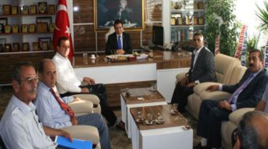 Muhtarlar Kaymakam Demir&ouml;z&rsquo;&uuml; Ziyaret Etti