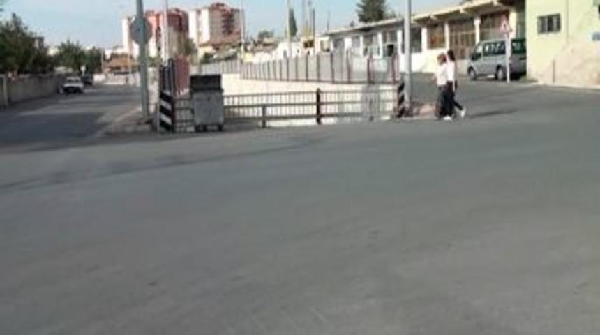 Vatandaşlar S&uuml;rekli Kaza Olan Kavşağa Trafik Işığı Istiyor