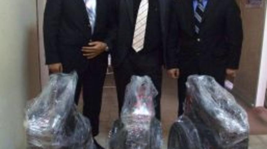 Engelliler Derneği&rsquo;nden Hastaneye 3 Adet Tekerlekli Sandalye