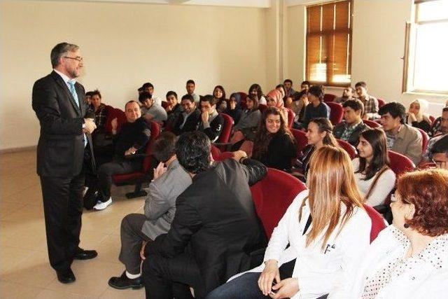 Eczacılık Fakültesi’nin İlk Öğrencileri İçin Tanışma Toplantısı