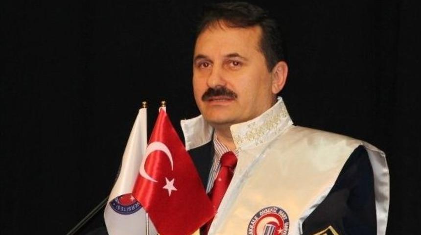 &Ccedil;om&uuml;&rsquo;den Pedagog Adem G&uuml;neş'e Fahri Doktora