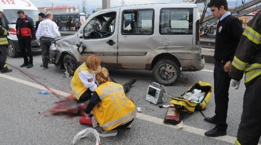 Camdan Fırlayan S&uuml;r&uuml;c&uuml; Hayatını Kaybetti
